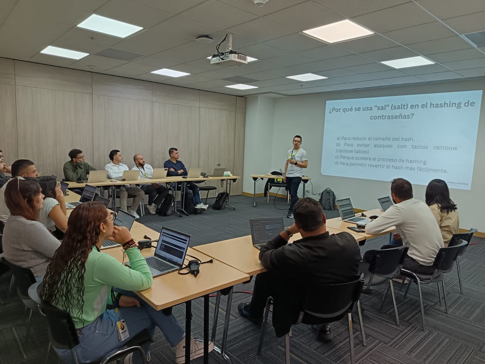 Capacitación para equipos de Datos Dinámicos